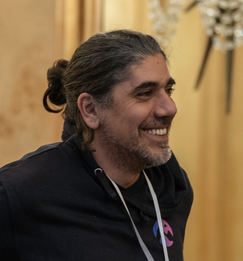 Portrait de Mario Mina, Chief Operations Officer d'Uxopian Software